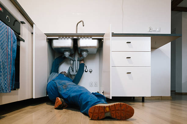Professional Plumbing technician working in Rio Hondo, TX